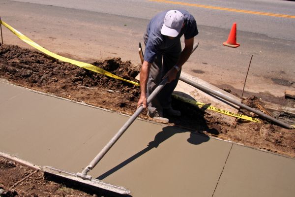 Sidewalk Building in Zionsville